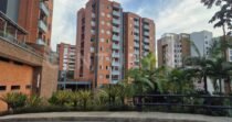 SE VENDE APARTAMENTO EN LOMA DEL ESMERALDAL ENVIGADO