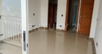VENDE CONFORTABLE Y AMPLIO APARTAMENTO EN SABANETA