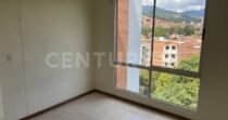 RENTO COMODO APARTAMENTO EN COMPOSTELA